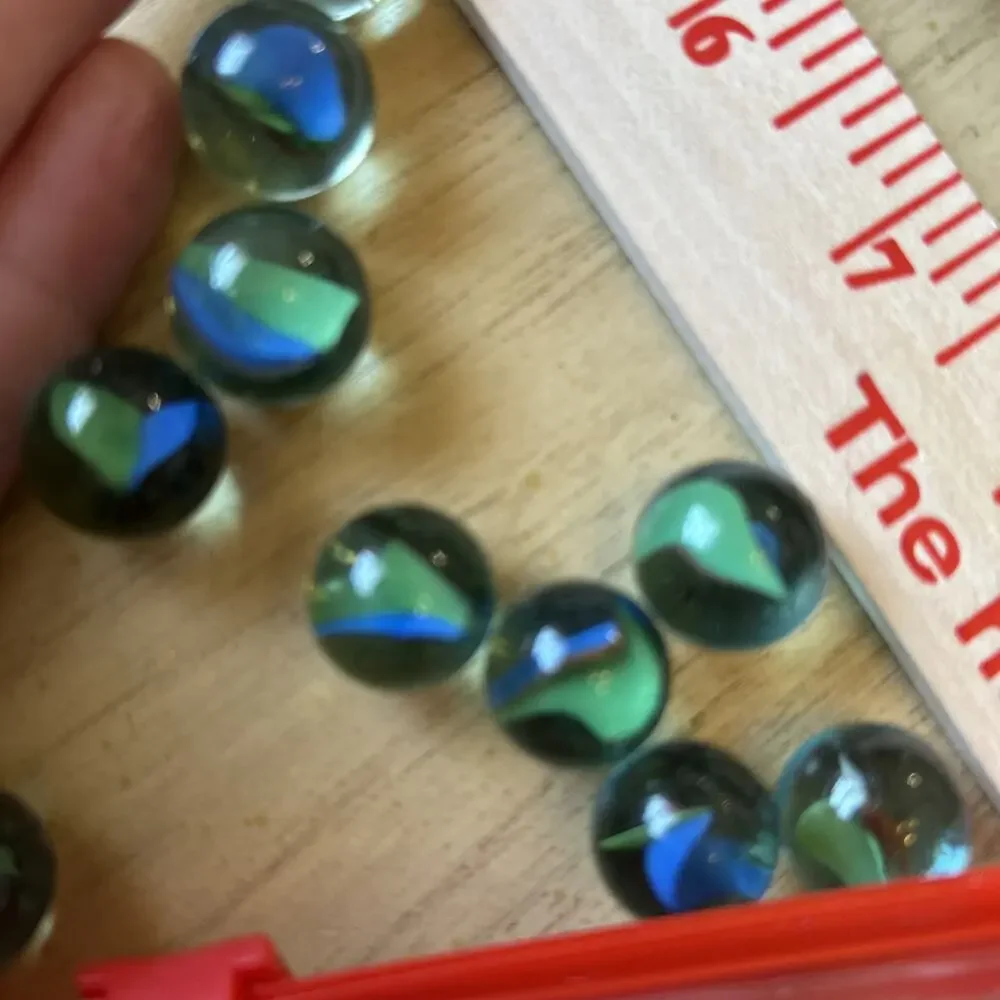 Glass Marbles Cats Eye Blue Red Green Yellow Lot of 81 with 2 Shooter Look @ Pic